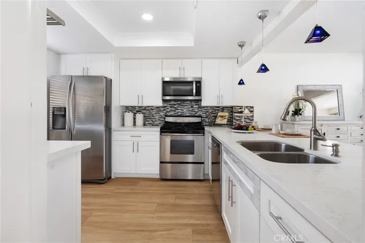 5720 Owensmouth Avenue 143, Woodland Hills, California 91367