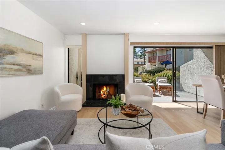 5720 Owensmouth Avenue 143, Woodland Hills, California 91367