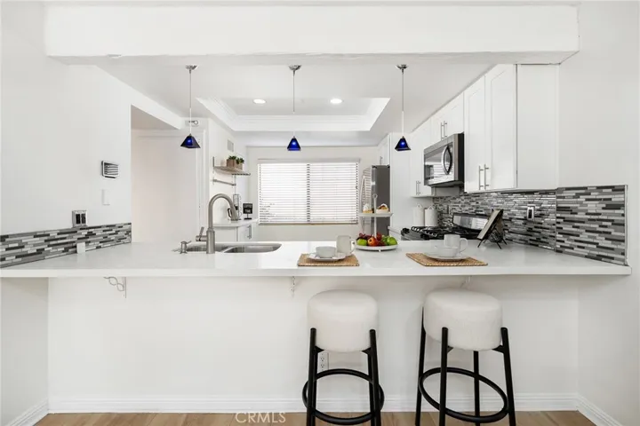 5720 Owensmouth Avenue 143, Woodland Hills, California 91367