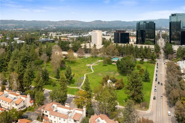 5720 Owensmouth Avenue 143, Woodland Hills, California 91367
