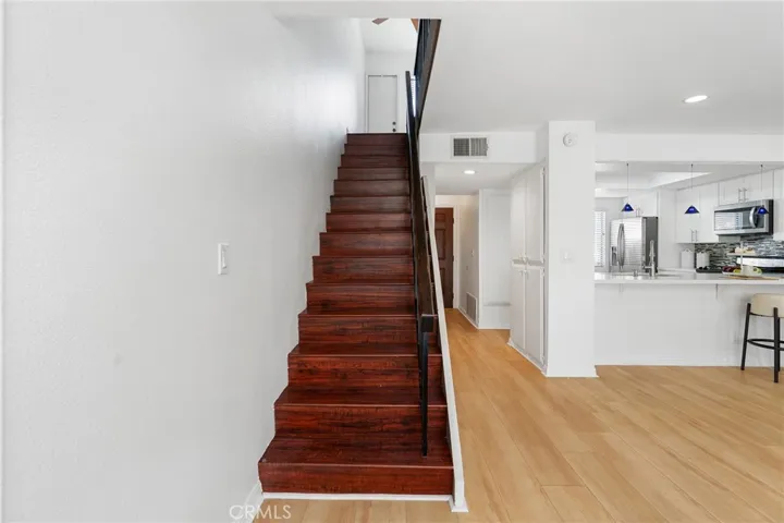 5720 Owensmouth Avenue 143, Woodland Hills, California 91367
