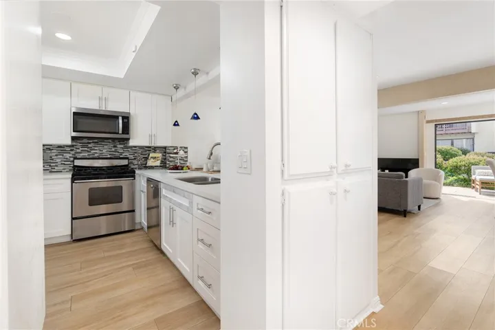 5720 Owensmouth Avenue 143, Woodland Hills, California 91367