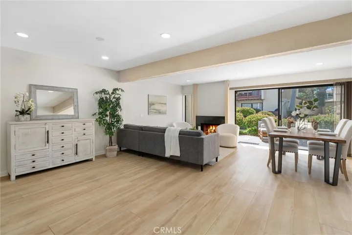 5720 Owensmouth Avenue 143, Woodland Hills, California 91367