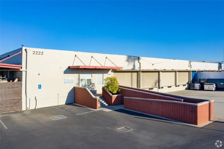 2222 E Davie Avenue, Commerce, California 90040