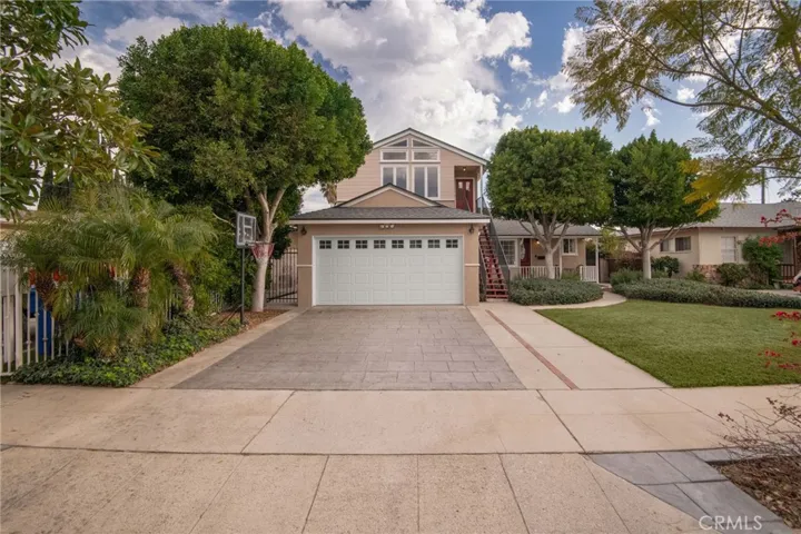 12520 Stagg Street, North Hollywood, California 91605