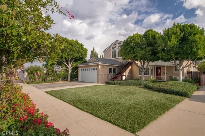 12520 Stagg Street, North Hollywood, California 91605
