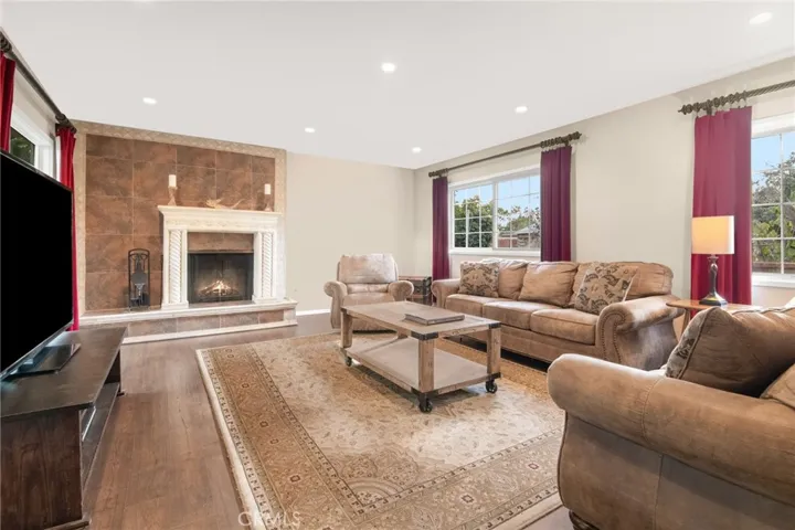 12520 Stagg Street, North Hollywood, California 91605