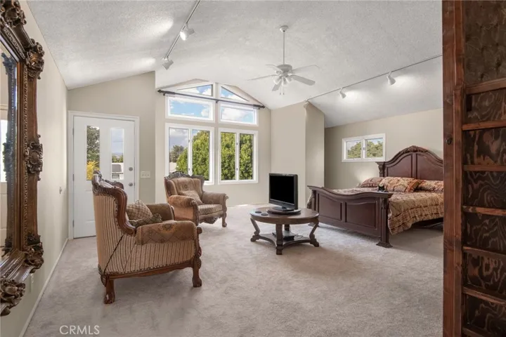 12520 Stagg Street, North Hollywood, California 91605