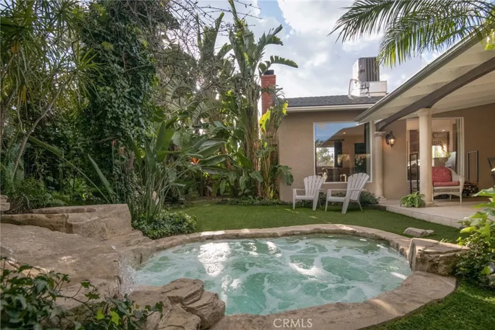 12520 Stagg Street, North Hollywood, California 91605