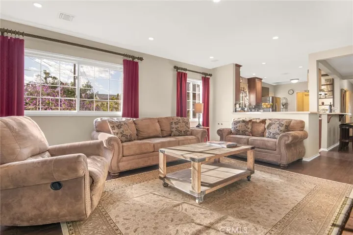 12520 Stagg Street, North Hollywood, California 91605