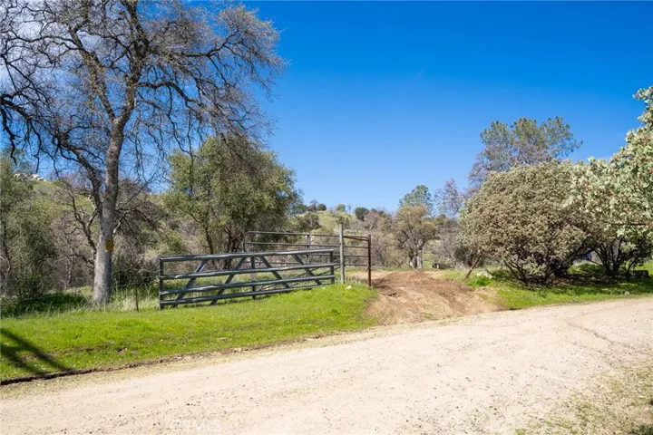 3831 Broncho Hollow Lane, Mariposa, California 95338