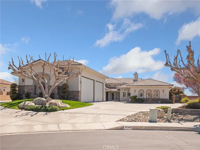 19149 Elkhorn Road, Apple Valley, California 92308