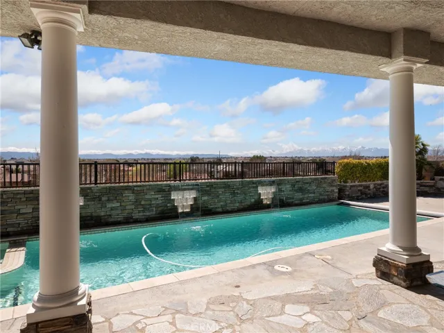 19149 Elkhorn Road, Apple Valley, California 92308