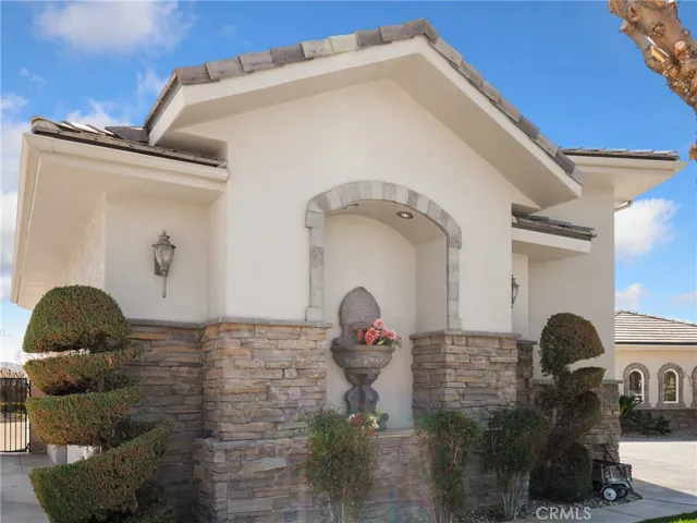 19149 Elkhorn Road, Apple Valley, California 92308