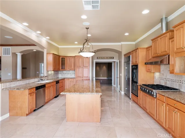 19149 Elkhorn Road, Apple Valley, California 92308