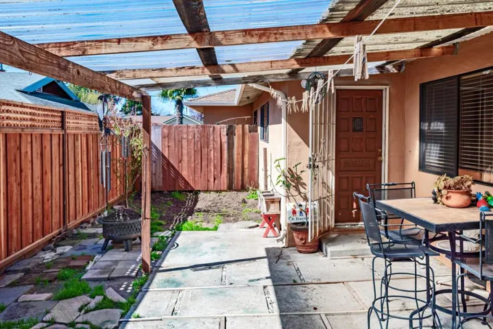 147 Mentel Avenue, Santa Cruz, California 95062