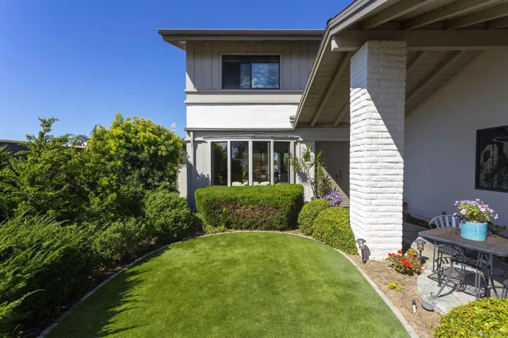 6136 Radcliffe Drive, San Diego, California 92122