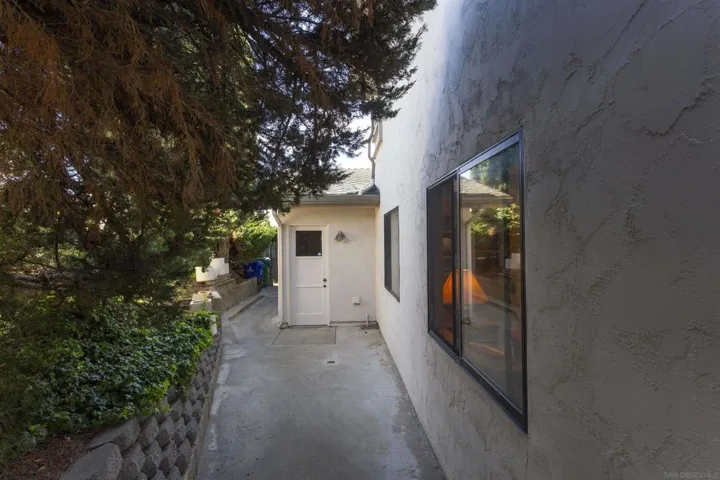 6136 Radcliffe Drive, San Diego, California 92122