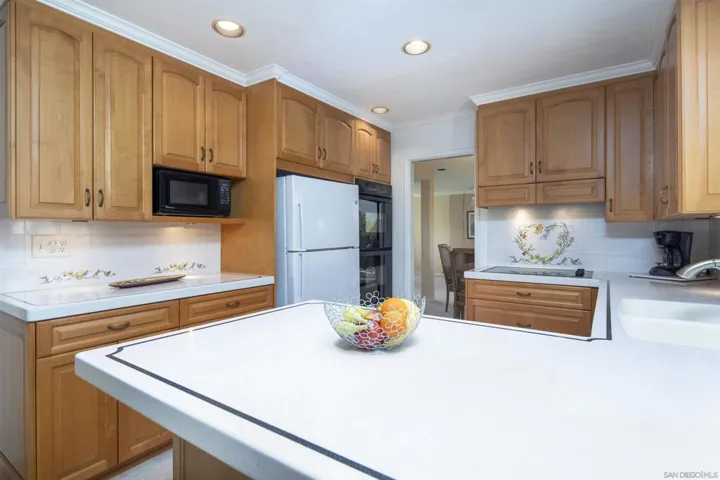 6136 Radcliffe Drive, San Diego, California 92122