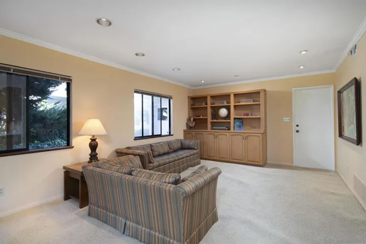6136 Radcliffe Drive, San Diego, California 92122