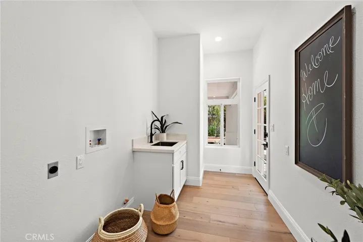 Butler's Pantry with Laundry