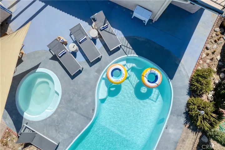 Heated Pool & Hot Tub