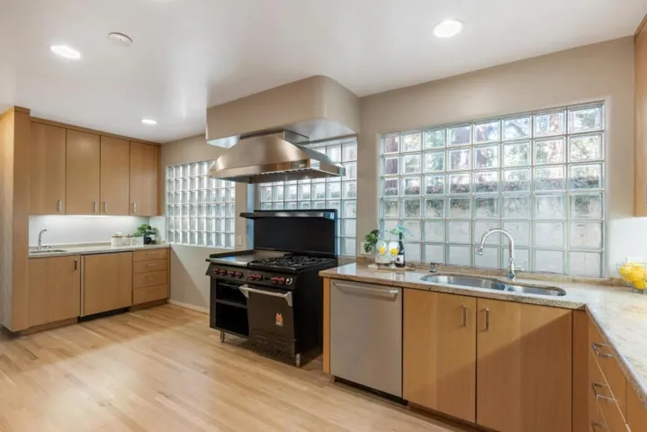 450 N California Avenue, Palo Alto, California 94301