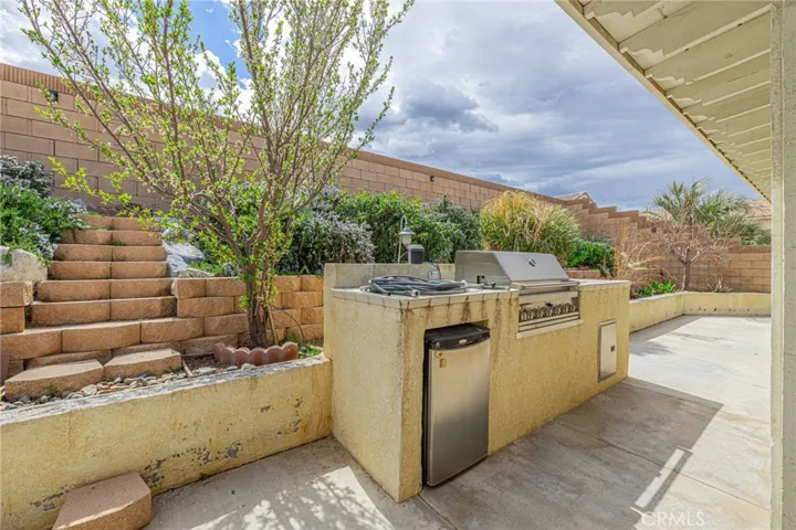 2042 W Avenue K13, Lancaster, California 93536