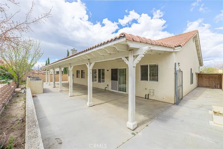 2042 W Avenue K13, Lancaster, California 93536