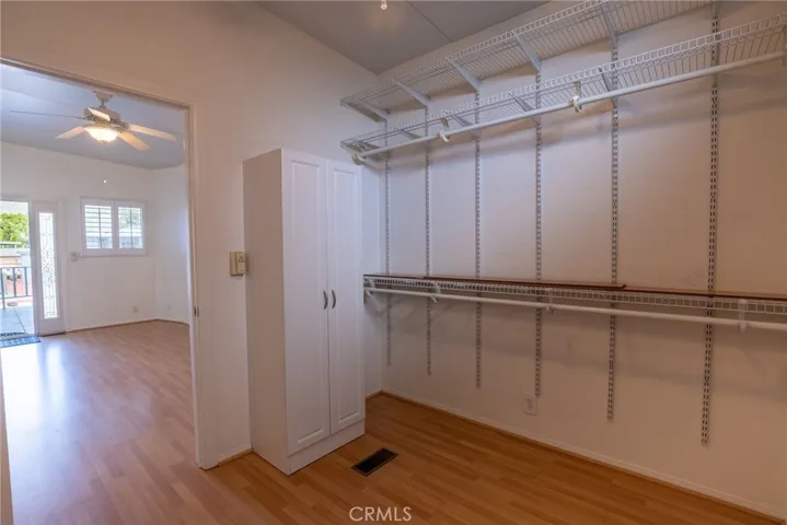 Walk in Closet or Small​​‌​​​​‌​​‌‌​​‌​​​‌‌​​​‌​​‌‌​​‌‌​​‌‌​​​​ office