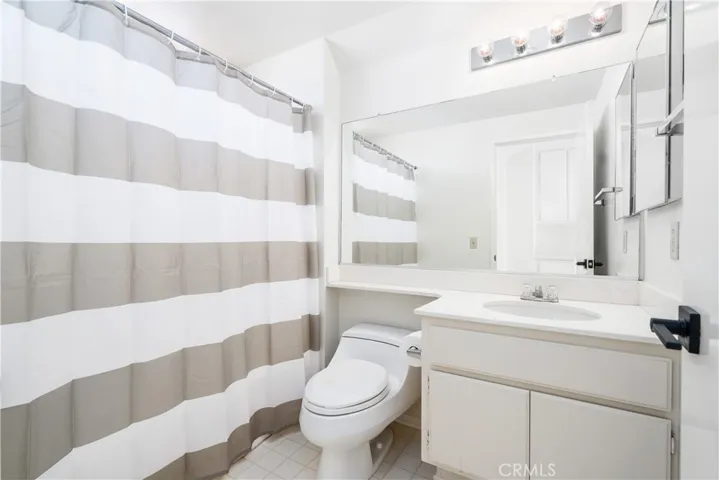 Upstairs Full Bath