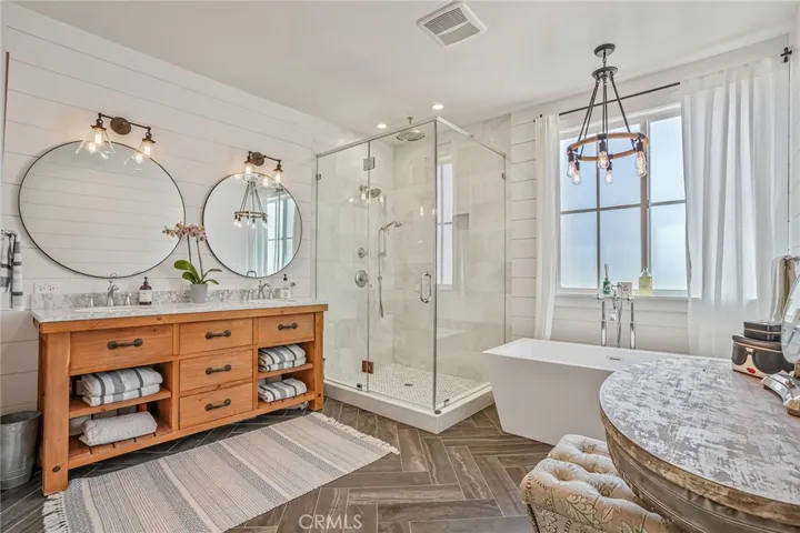 Huge primary bathroom with soaking tub.