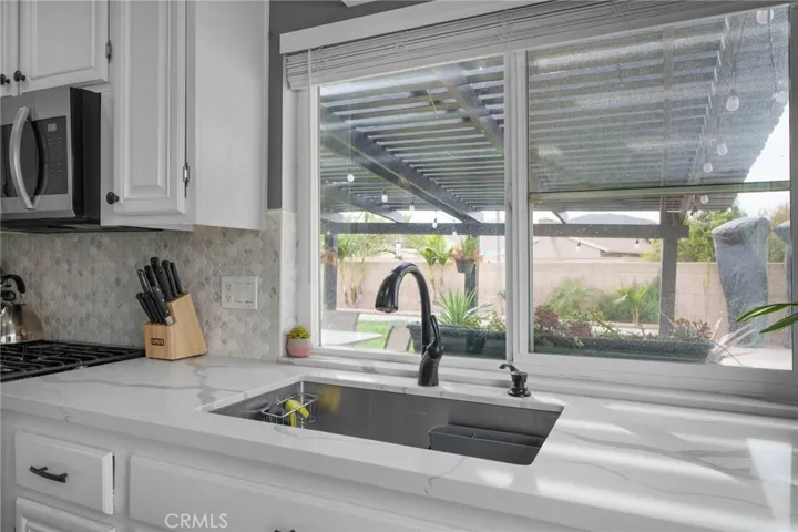 KITCHEN/SINK