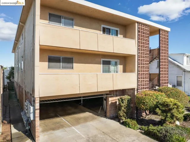 1145 Washington Ave, Albany, California 94706