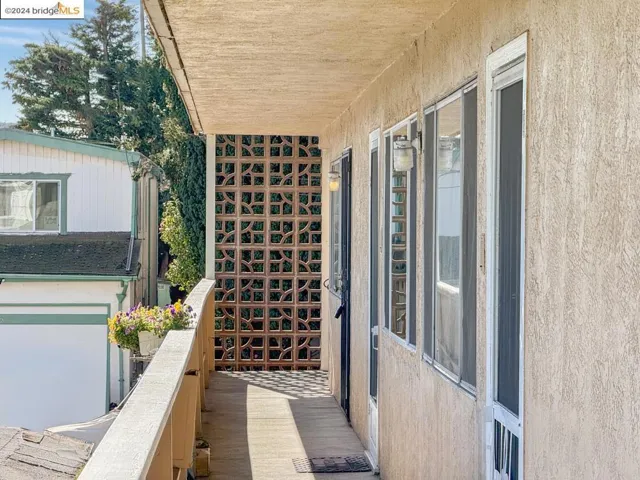 1145 Washington Ave, Albany, California 94706