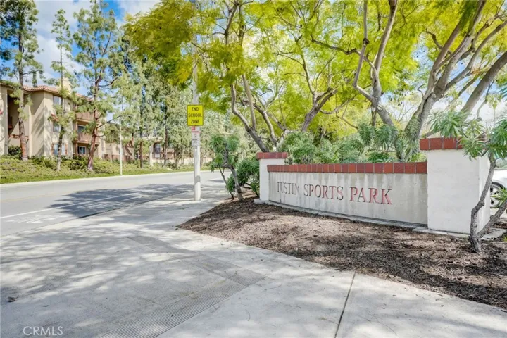 Venturanza del Verde community of Tustin Ranch