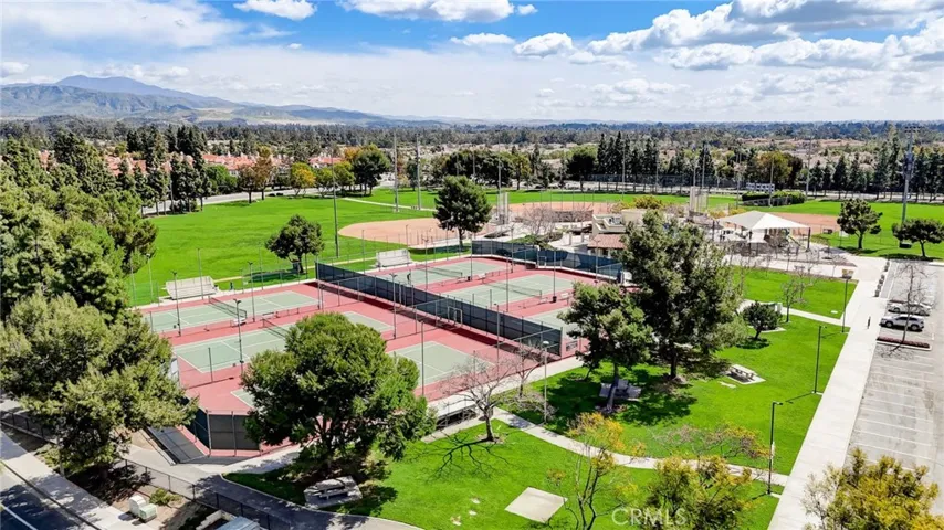 Venturanza del Verde community of Tustin Ranch