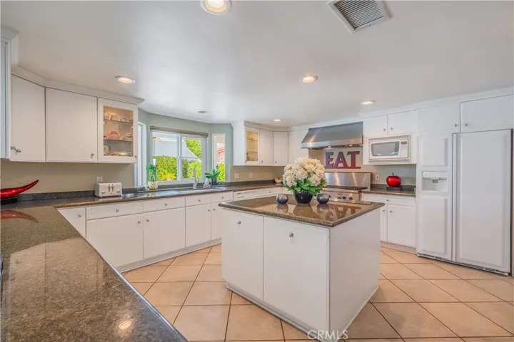 Large Kitchen Island for Extra Counter Space + Pots & Pans Drawer