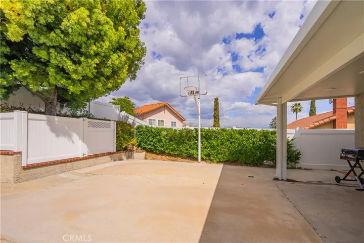 Built-In Basketball Hoop & Custom Pool Equipment Fencing