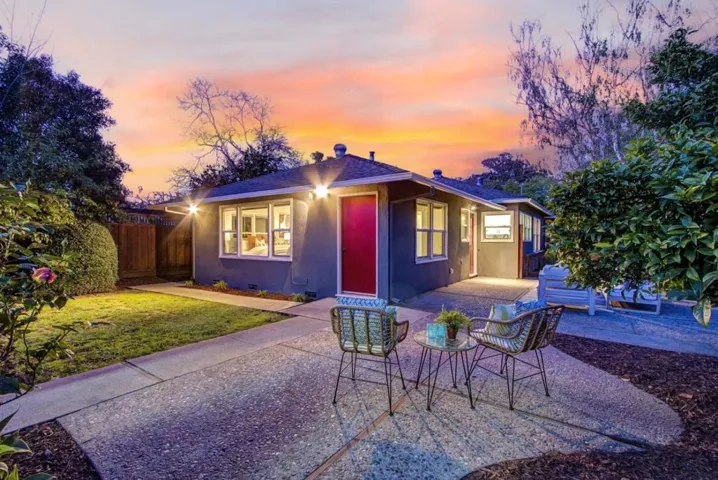 940 Hutchinson Avenue, Palo Alto, California 94301
