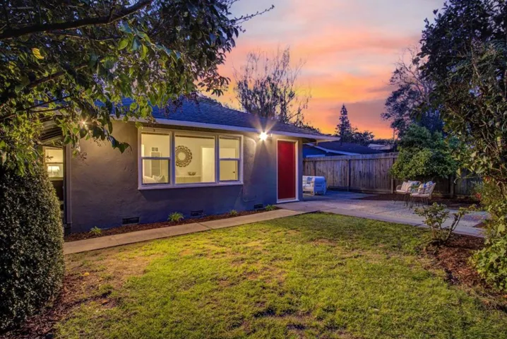 940 Hutchinson Avenue, Palo Alto, California 94301