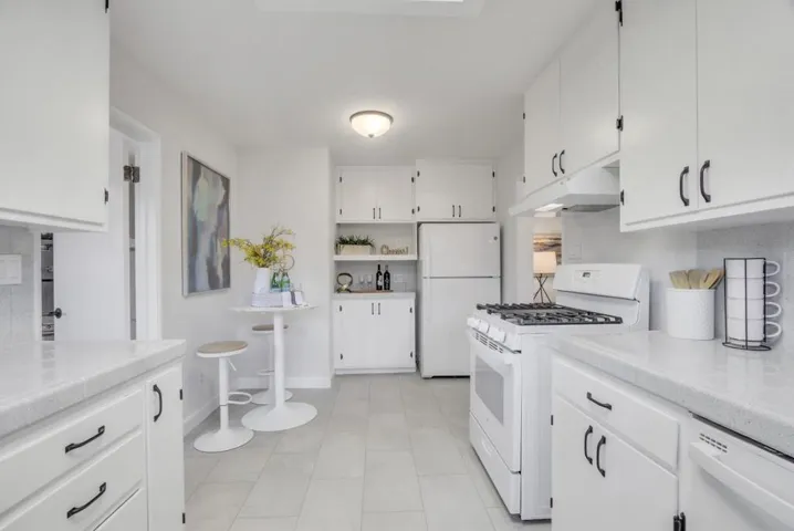 940 Hutchinson Avenue, Palo Alto, California 94301