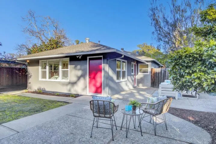 940 Hutchinson Avenue, Palo Alto, California 94301