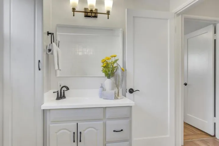 940 Hutchinson Avenue, Palo Alto, California 94301