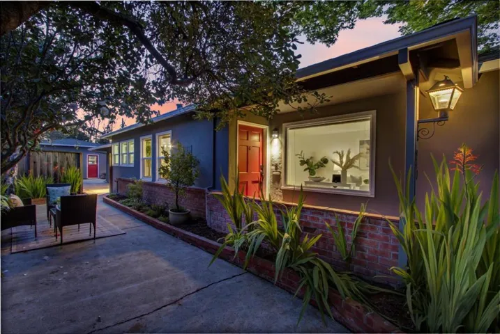 940 Hutchinson Avenue, Palo Alto, California 94301
