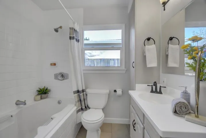 940 Hutchinson Avenue, Palo Alto, California 94301