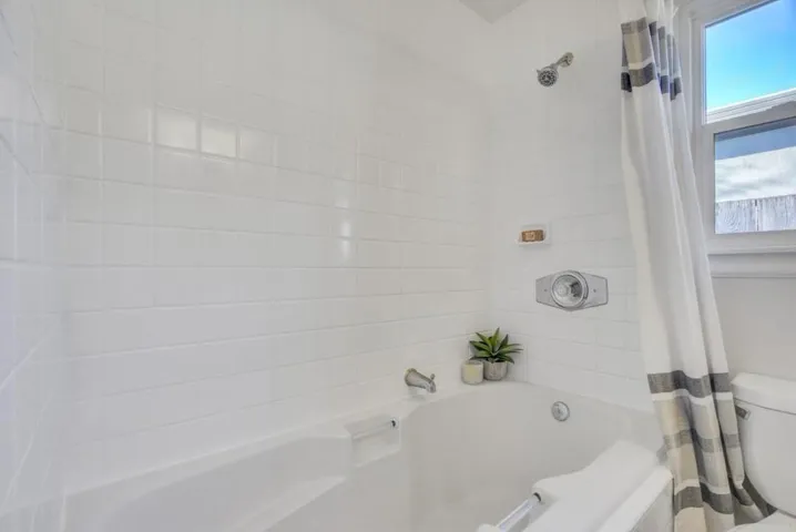 940 Hutchinson Avenue, Palo Alto, California 94301