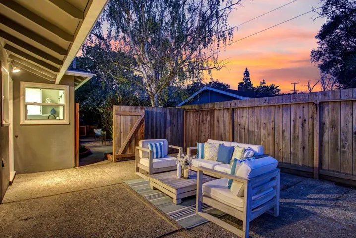940 Hutchinson Avenue, Palo Alto, California 94301