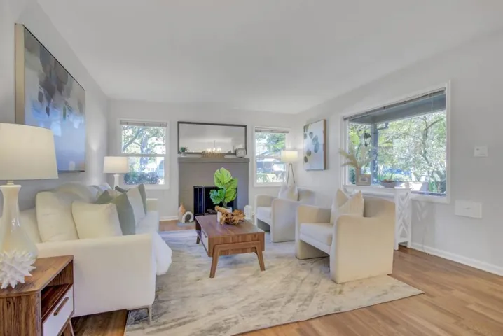 940 Hutchinson Avenue, Palo Alto, California 94301