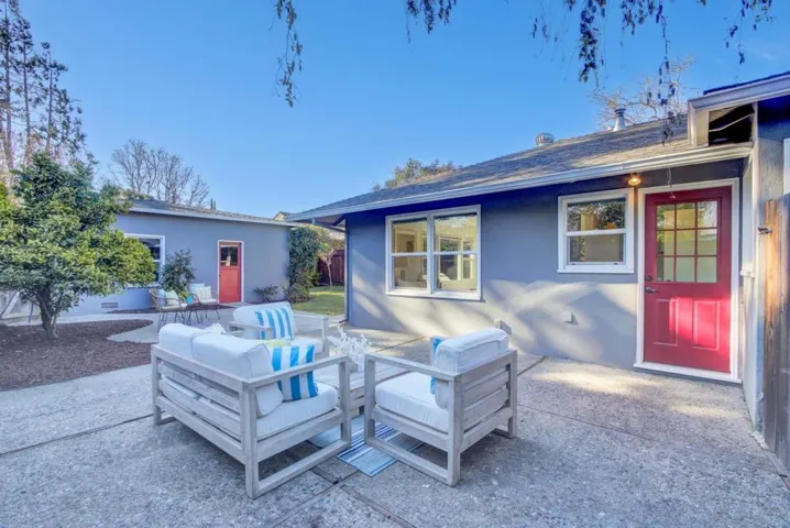 940 Hutchinson Avenue, Palo Alto, California 94301